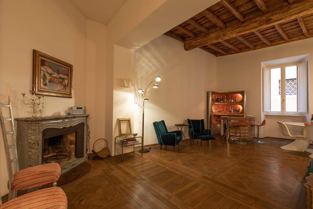 Appartement Chic And Style In Historical Via Giulia