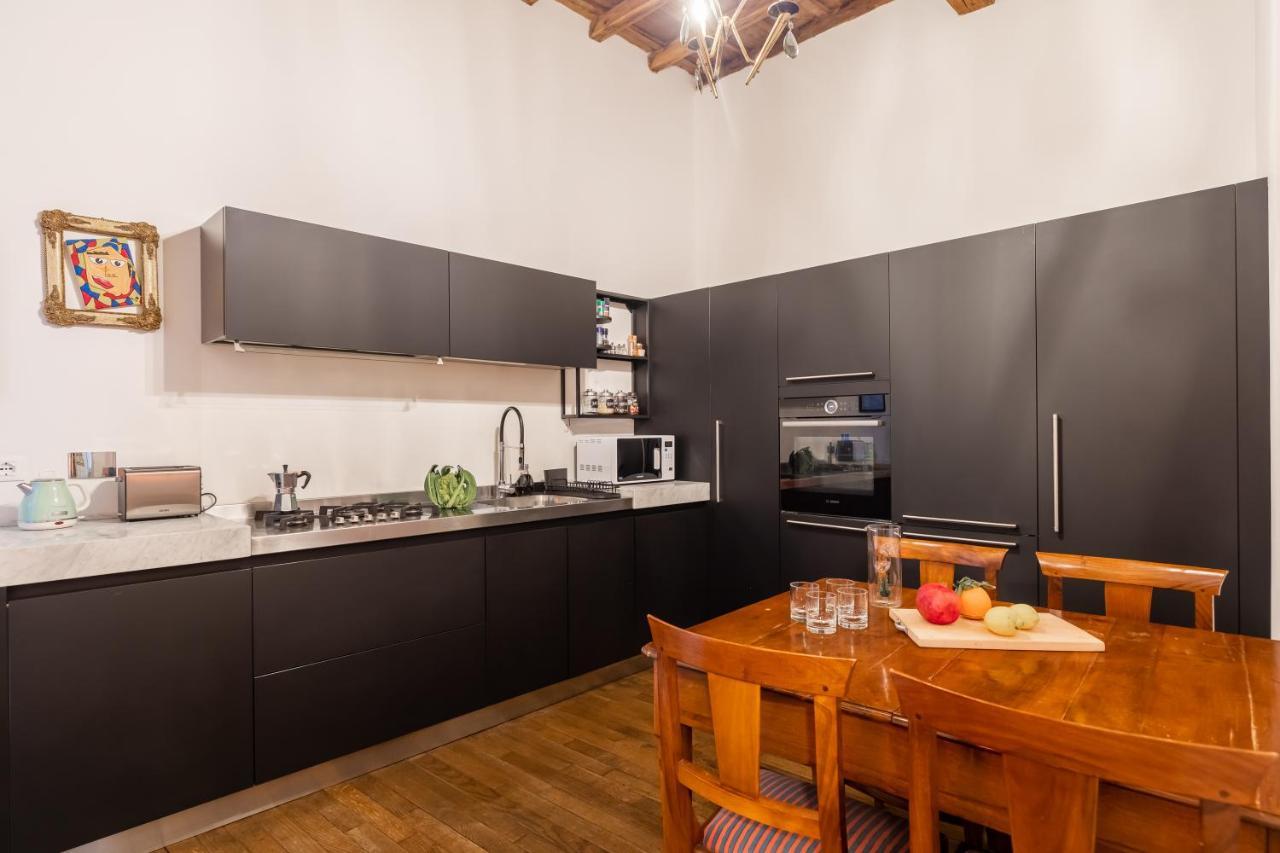 Appartement Chic And Style In Historical Via Giulia Rome